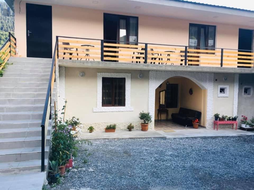 Guesthouse Kurdiani In Mestia Eksteriør bilde